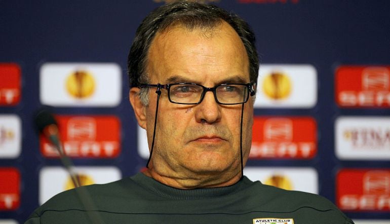 Bielsa, en una rueda de prensa durante su época en el Athletic Club de Bilbao