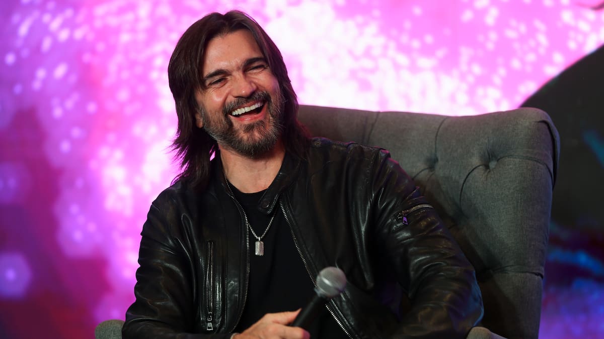 El día que Mick Jagger sujetó la partitura a Juanes: “Se me olvidaron las gafas”