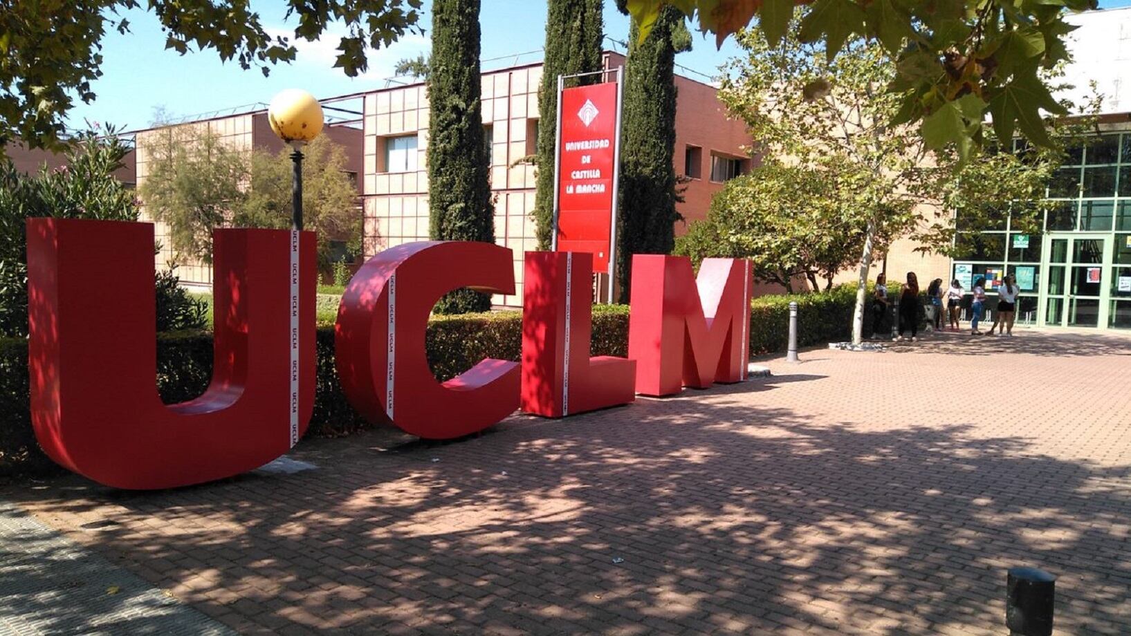 Entrada a la Universidad de Talavera