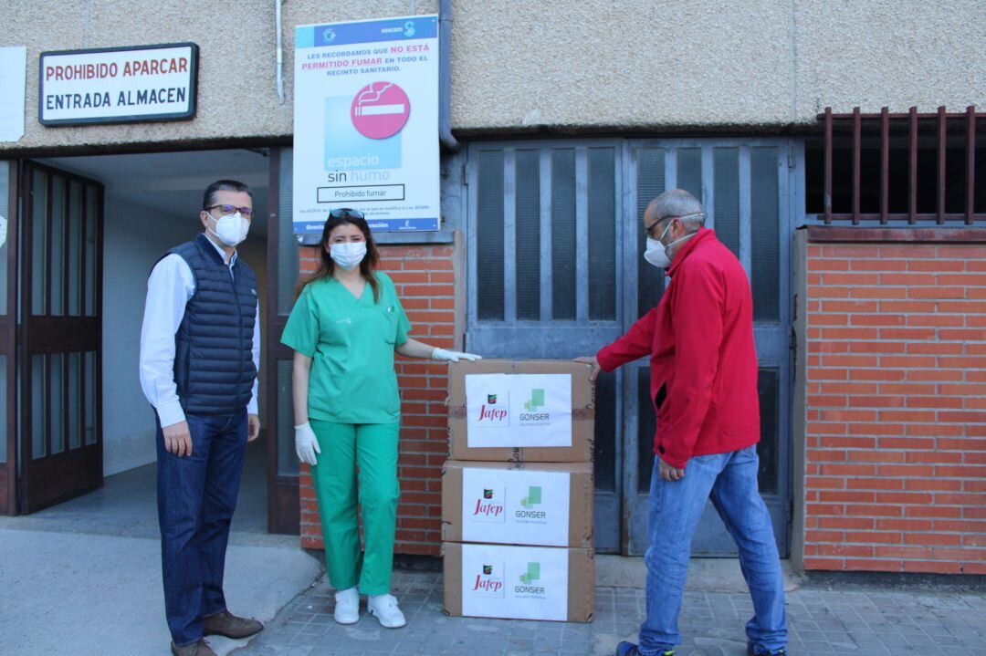 Entrega del material sanitario
