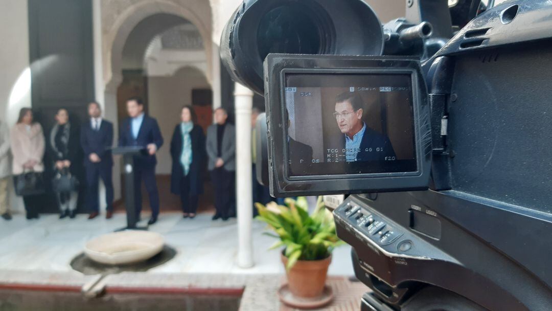 El alcalde de Granada, Luis Salvador, en un acto en la Casa Zafra del Albaicín