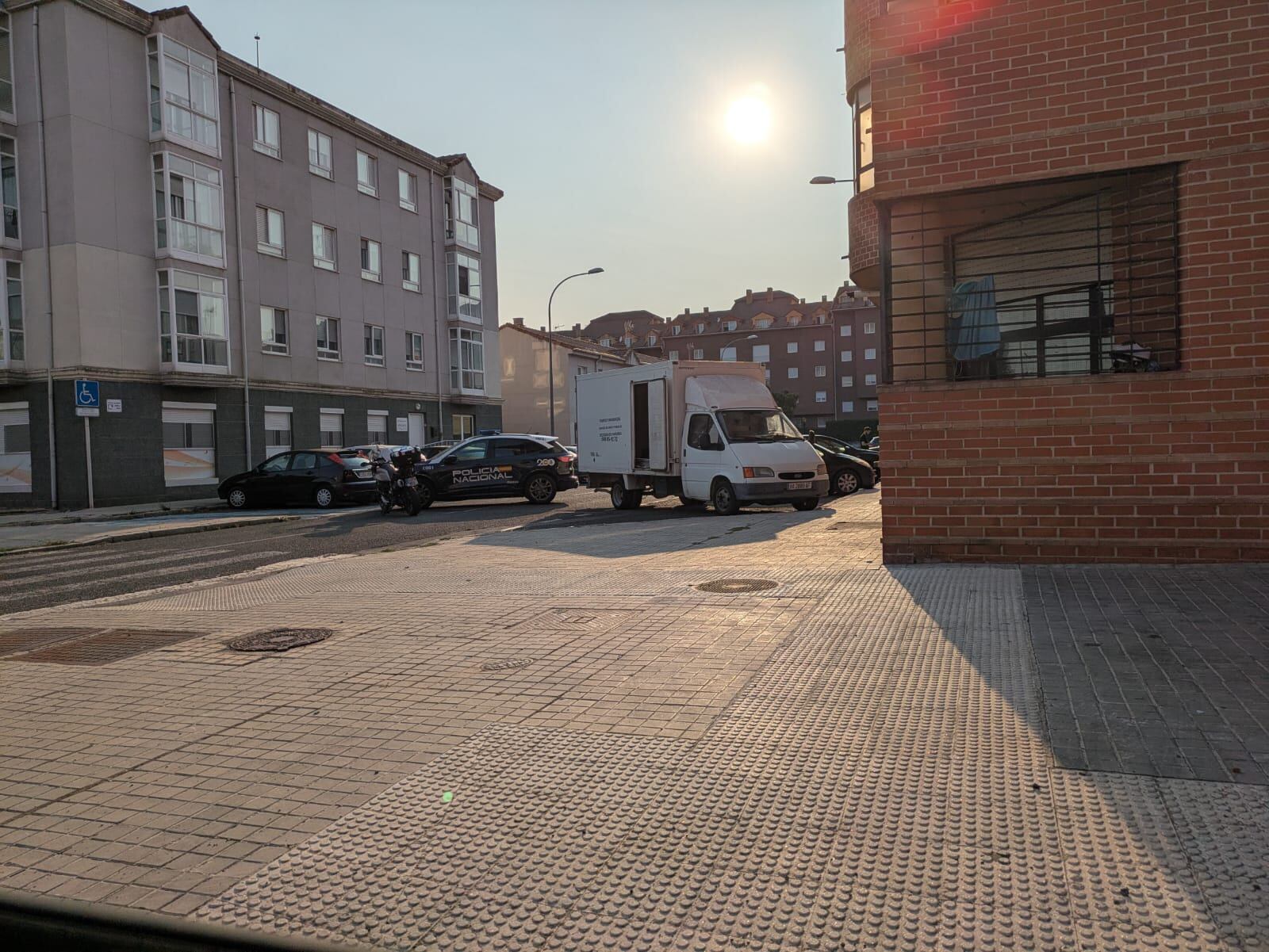 Zona acordonada por la Policía Nacional donde se habría producido el tiroteo./SER Ávila