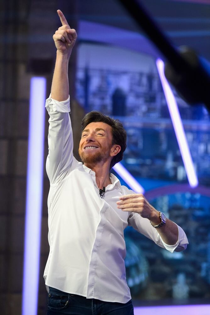 La audacia del presentador guarda tres secretos.