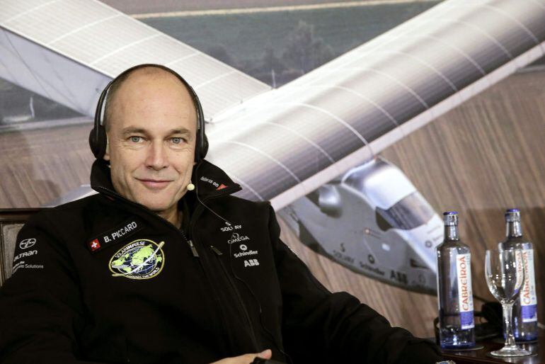 GRA017 MADRID, 03/12/2014.- Bertrand Piccard, promotor, presidente del proyecto y uno de los pilotos de Solar Impulse, durante la presentación hoy en Madrid de la próxima vuelta al mundo sin escalas y sin necesidad de repostar del avión Solar Impulse 2. E