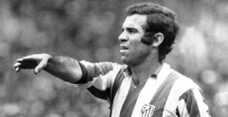 Luis Aragonés, durante un partido con el Atlético de Madrid