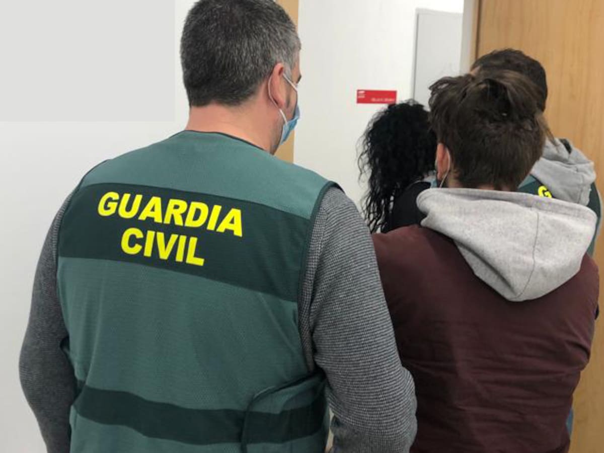 Dos detenidos en Sant Antoni por robar con violencia un reloj valorado en 11.000 euros a un turista británico