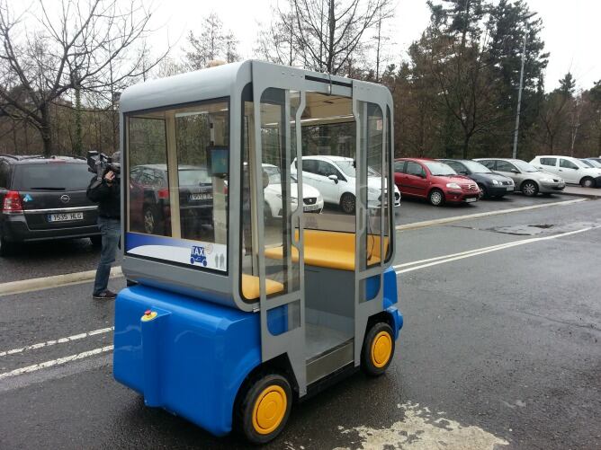 El vehículo autónomo, funcionando sin conductor.