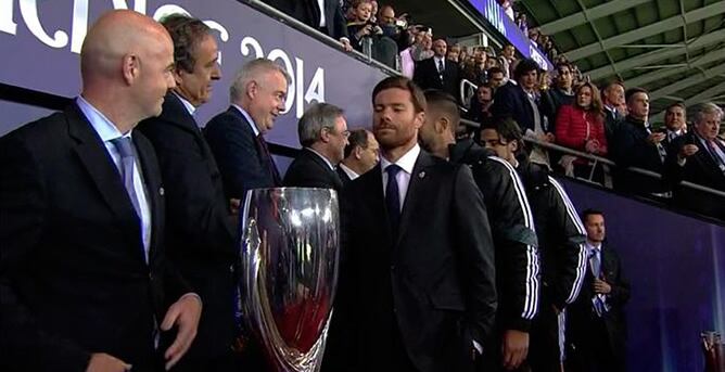 Xabi Alonso se quejó a Platini por no permitirle jugar la final de la Supercopa tras su sanción en la final de Champions