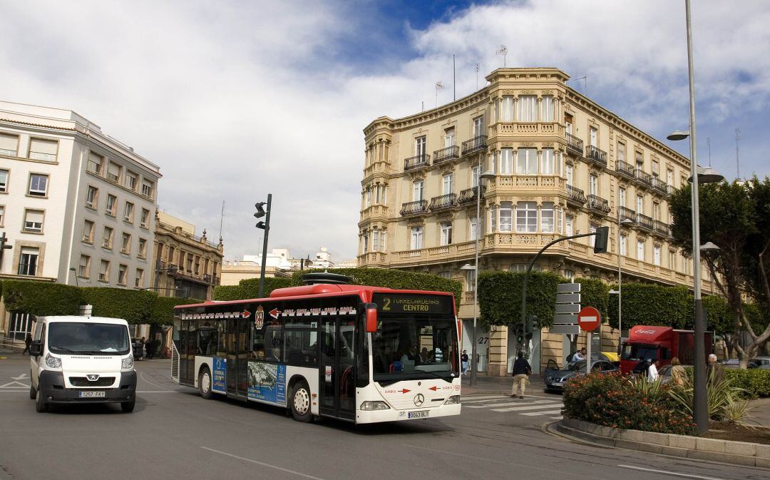 El bus tendrá tres líneas más, wifi y trasbordos gratuitos.