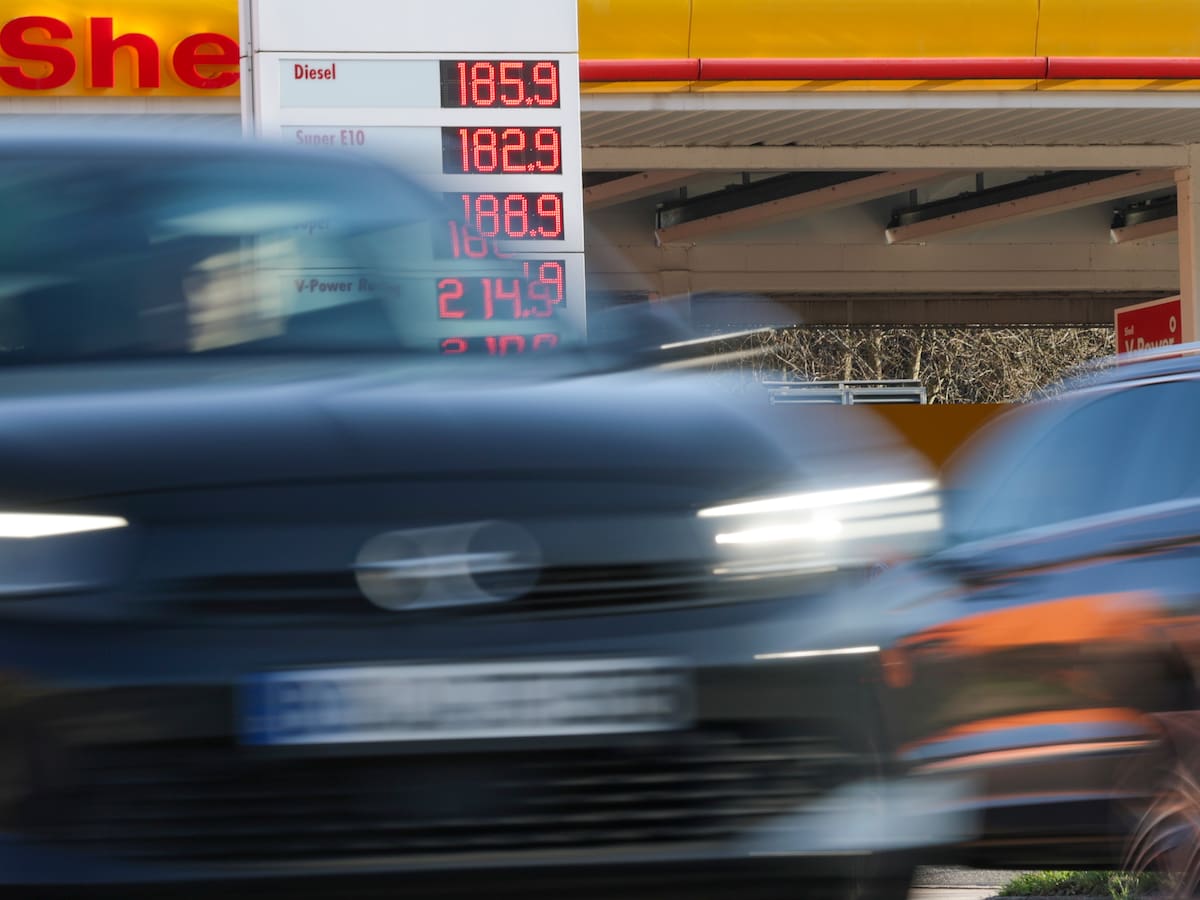 Qué puede pasar con la gasolina y la economía tras el ataque a Irán: así puede afectar a Galicia