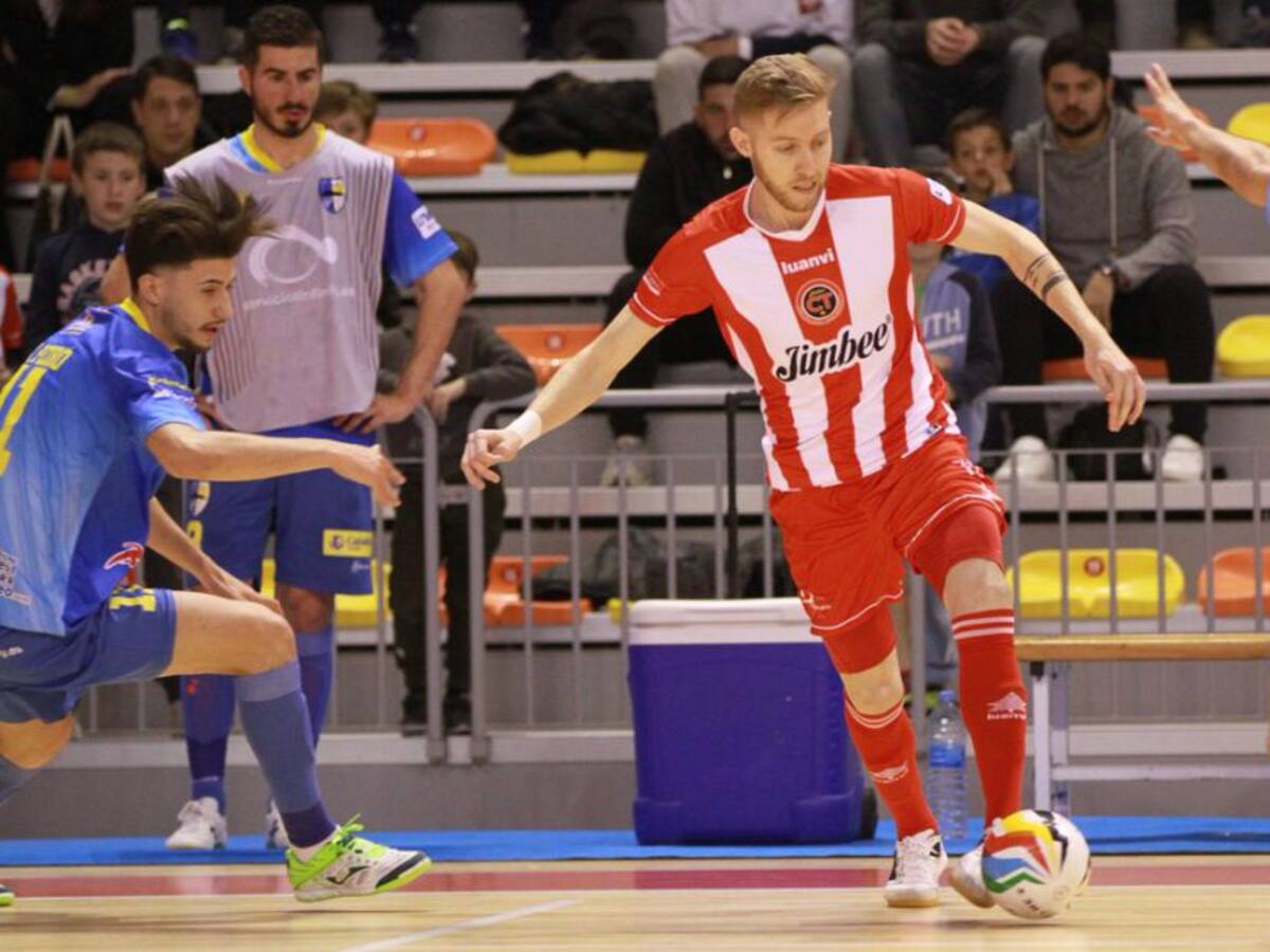 El Jimbee no puede con Peñíscola y el playoff se aleja aún más