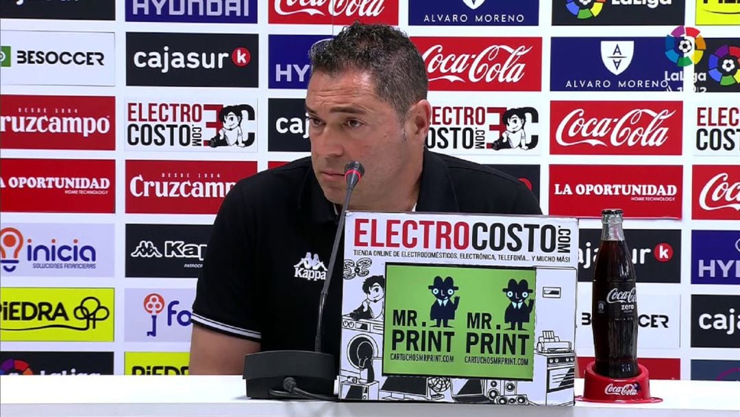 Rafa Navarro, en la sala de prensa tras el partido