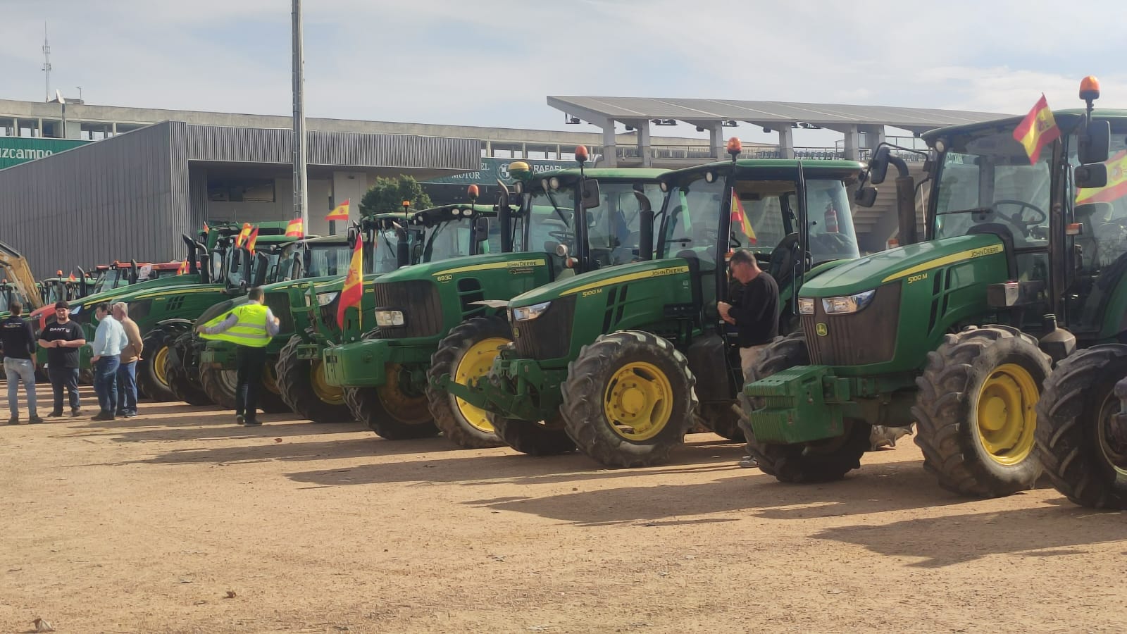 Tractores concentrados en El Arenal en una de las protestas agrícolas de Córdoba