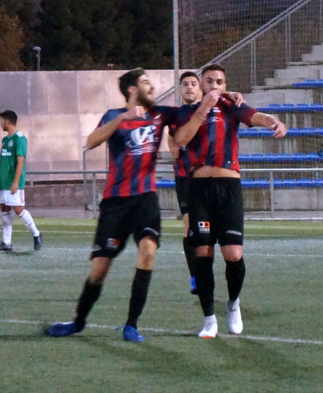 Kevin Sanz celebrando un gol con el Eldense