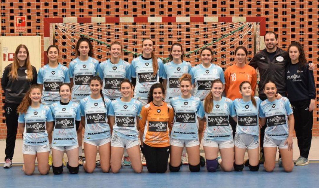 Equipo senior femenino del Balonmano Zamora