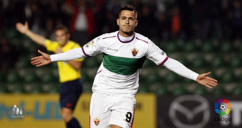 Sergio León celebra uno de sus 22 goles con el Elche C.F. la pasada Liga