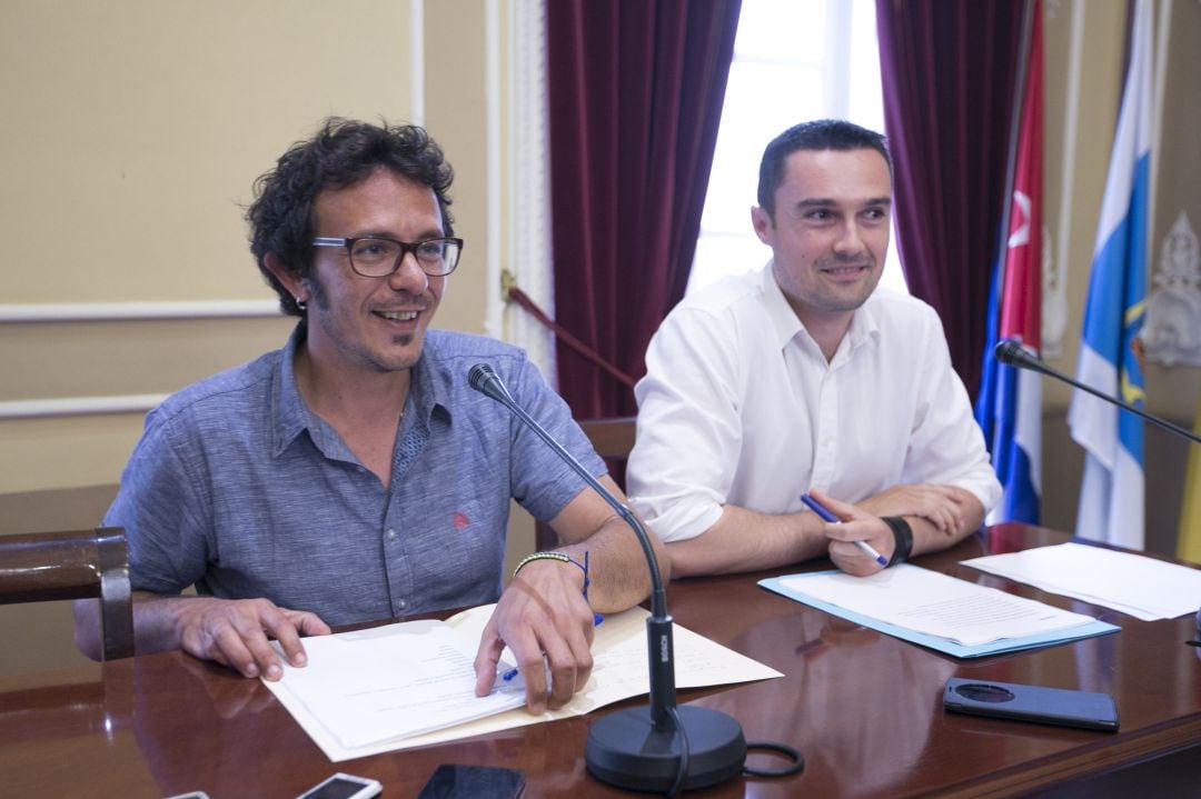 El alcalde de Cádiz, José María González, y el candidato de Ganar Cádiz a la alcaldía, Martín Vila