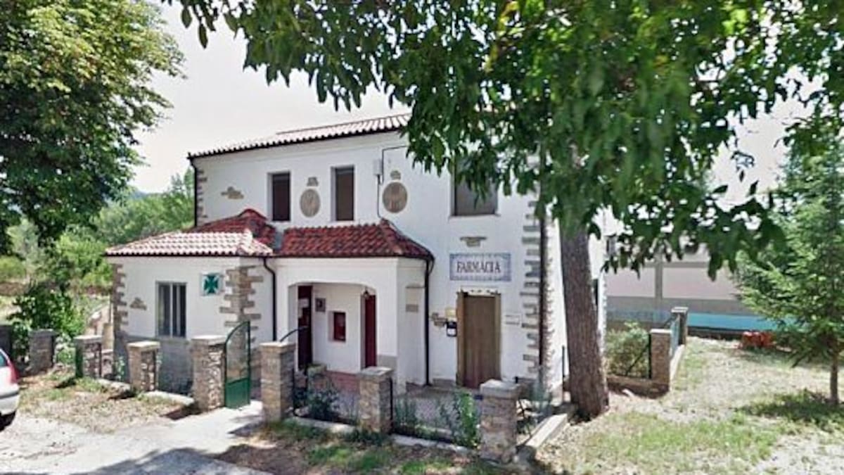 Miguel Ángel López, alcalde de Villar del Río, sobre la obra de la farmacia