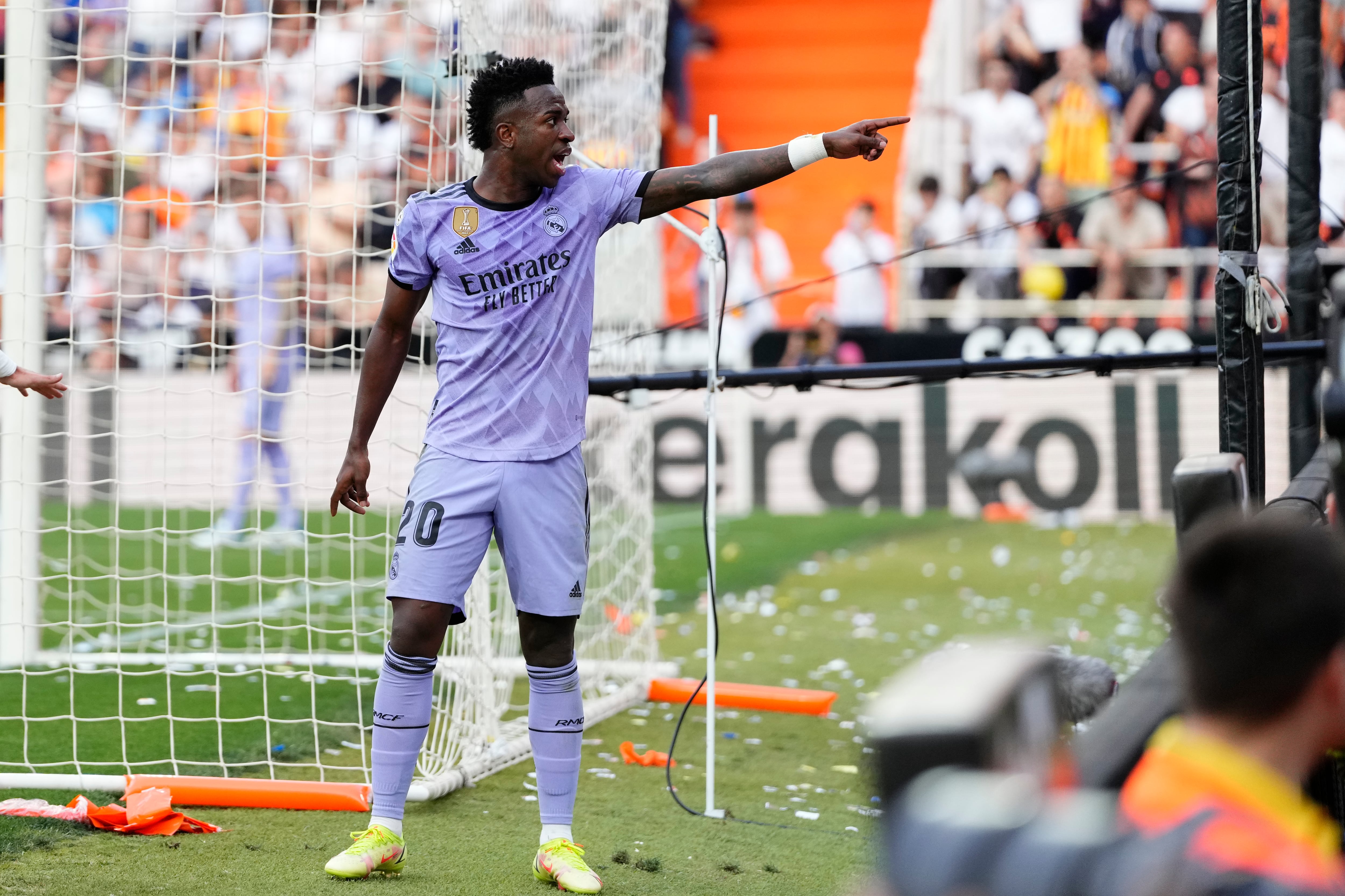 Vinicius Junior assenyala un aficionat que li ha fet un insult racista