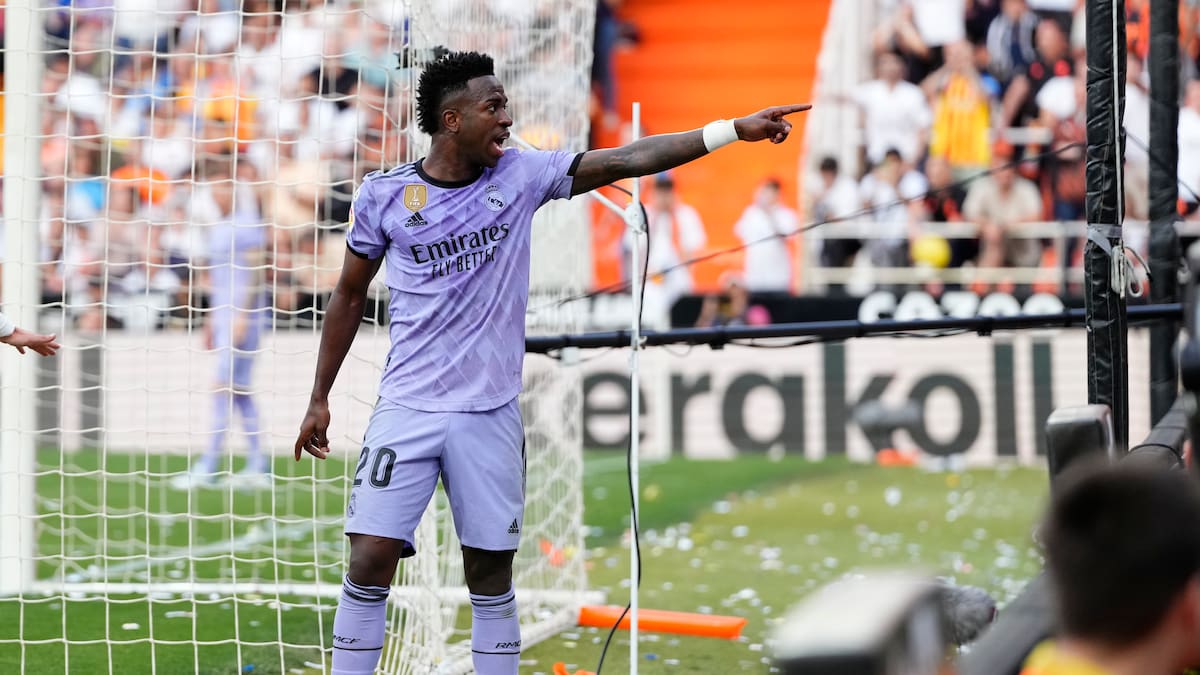 El Tribunal Supremo denuncia que "existe una amplia manifestación de delitos de odio" en los campos de fútbol