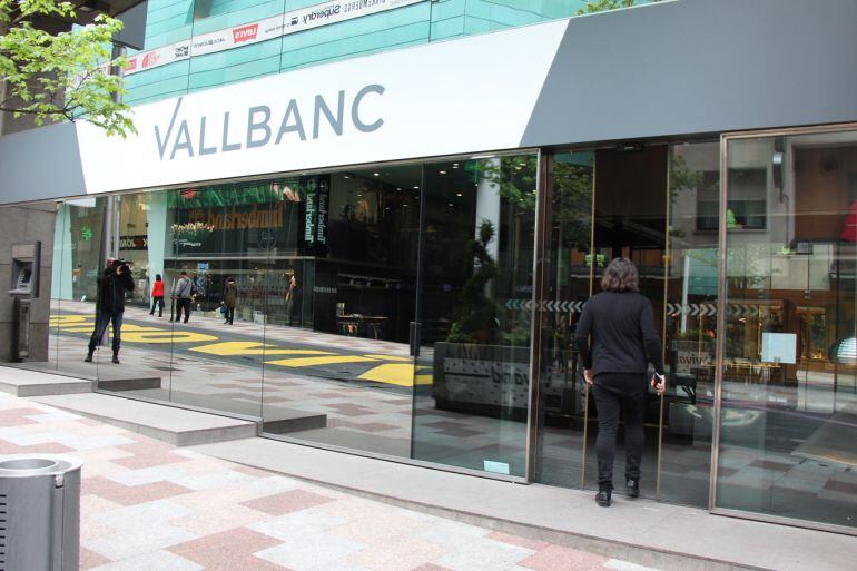 VallBanc assegura que els clients amb estalvis garantits els podran recuperar aquesta setmana.