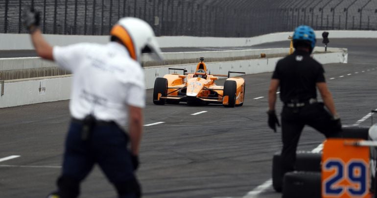 Fernando Alonso, en los entrenamientos de Indianápolis.