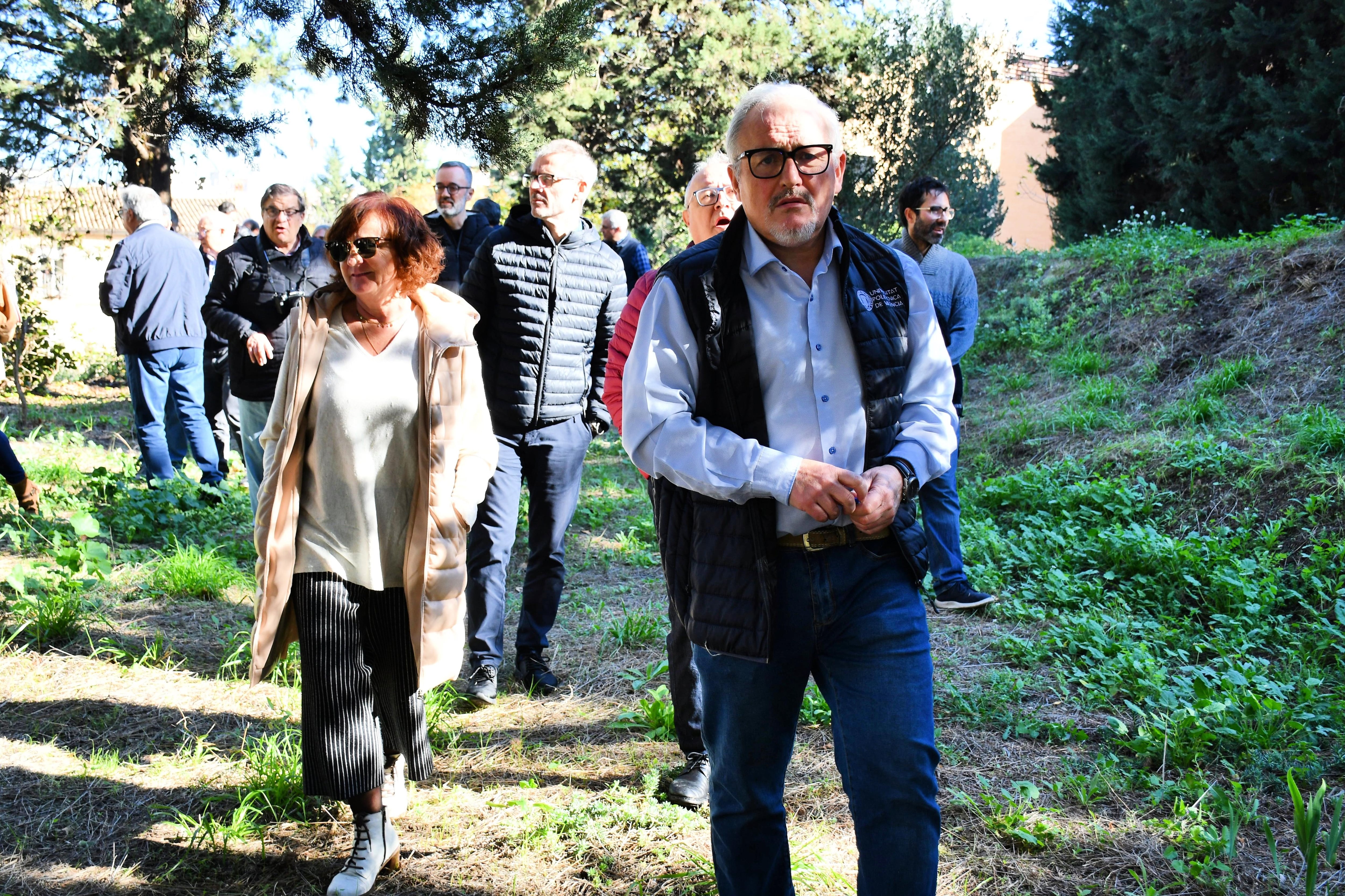 Visita de alumnos de la EPSA y director a los nuevos terrenos