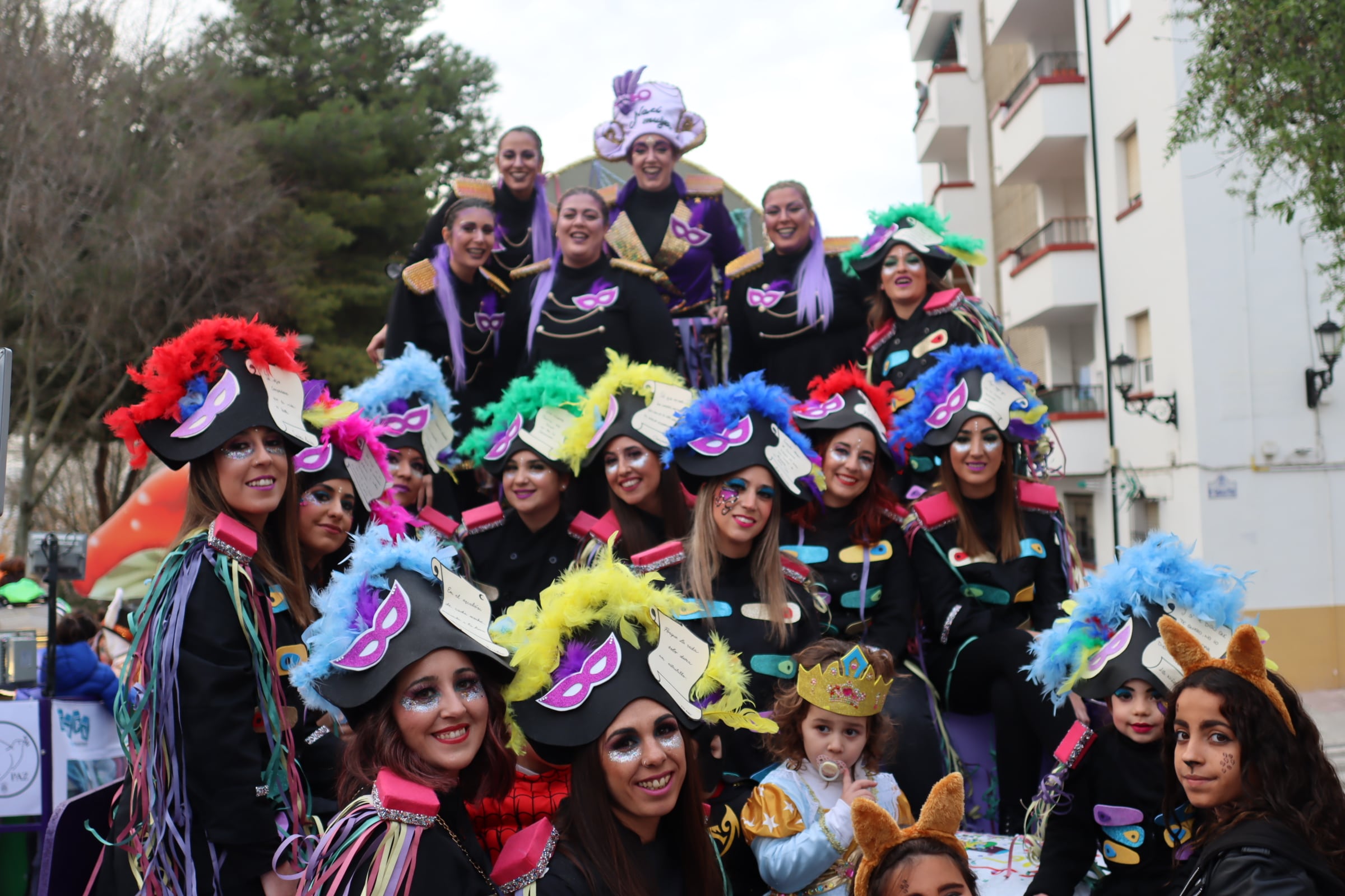 Una de las carrozas que participaron en la cabalgata del carnaval de Ronda en el año 2022