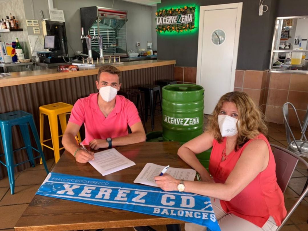 Quique Romero junto a Antonia Beltrán