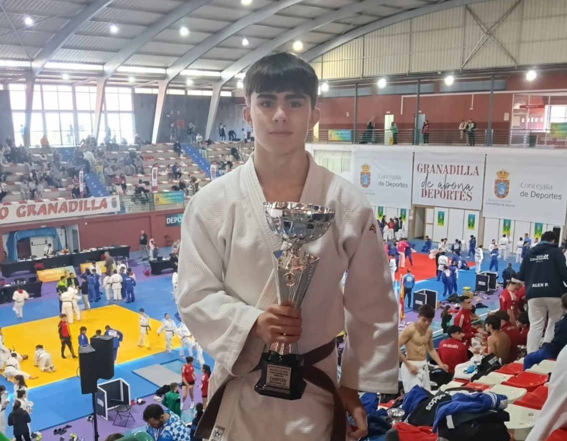 Omar Lemos del Club Ibón de Huesca