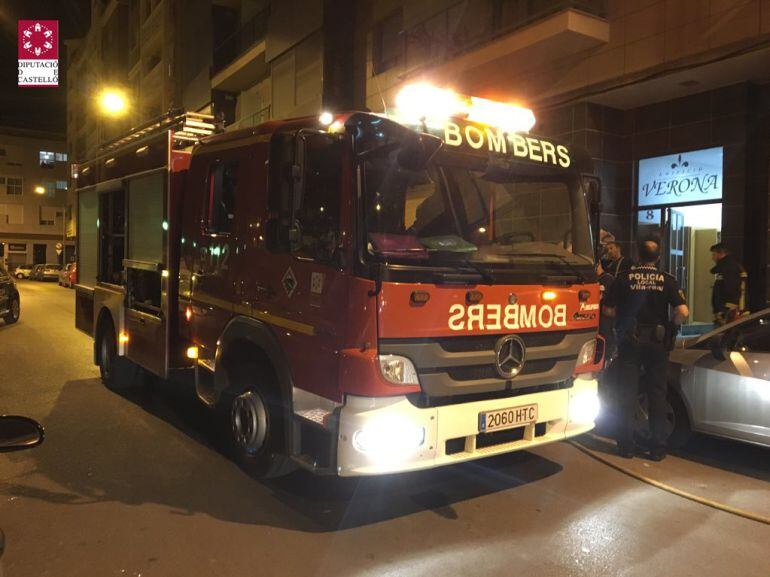 Imagen del camión de bomberos que ha intervenido en el incendio de Vila-real