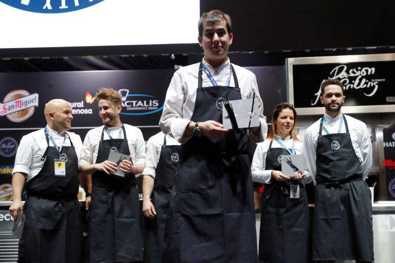 El chef español Nanín Pérez, del restaurante Murri, en Alicante, ha sido el galardonado como ganador en la categoría de Cocinero Revelación 2018, en la XVI edición de la cumbre gastronómica internacional Madrid Fusión, que cierra hoy con la revolución cul