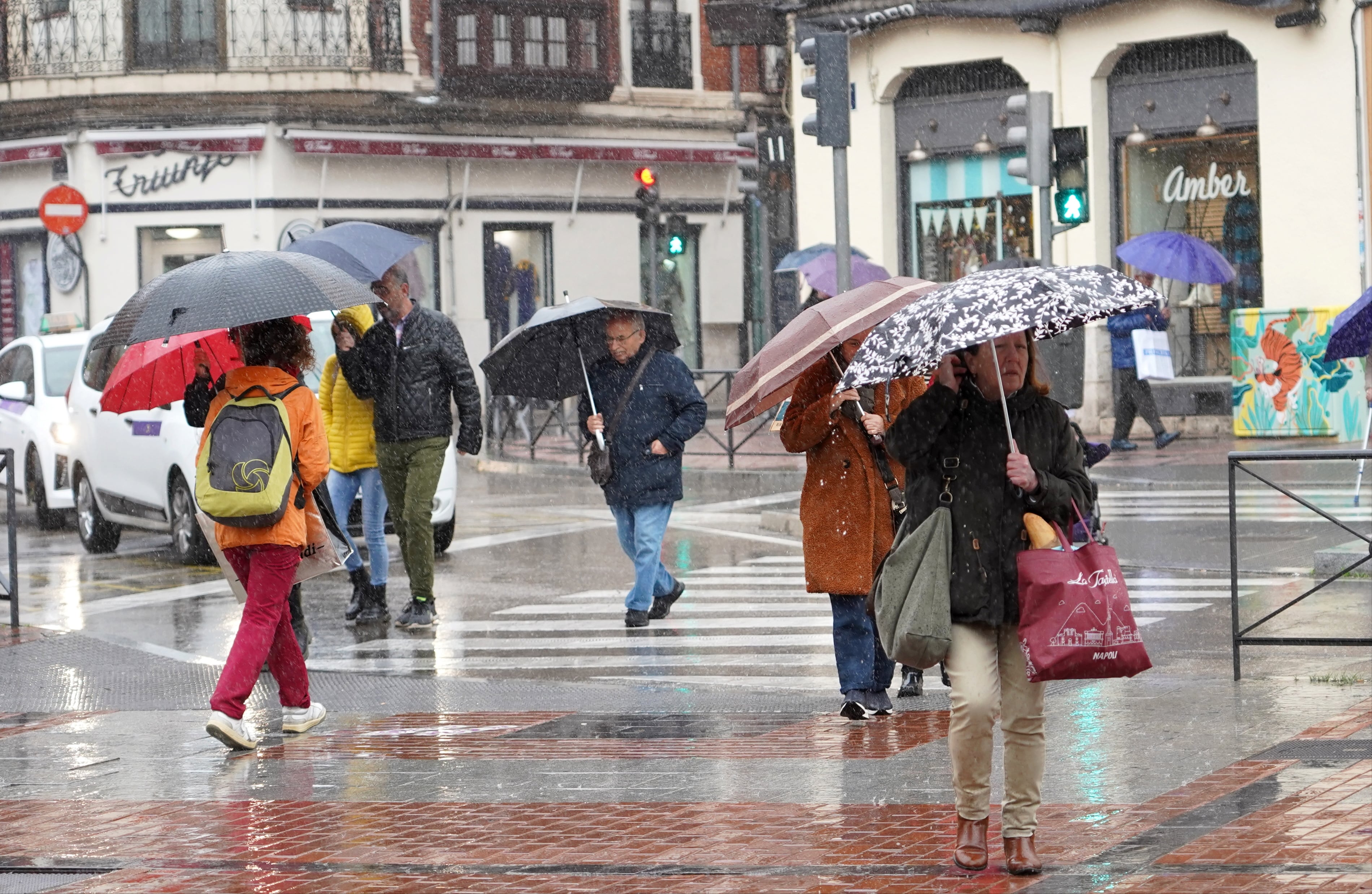 FOTO DE ARCHIVO. Temporal de viento y lluvia en Valladolid