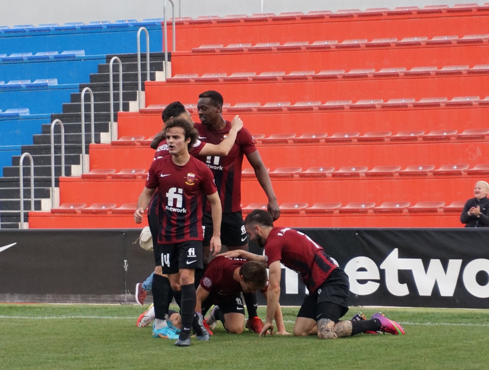 El Eldense quiere celebrar la clasificación para el ascenso a Primera RFEF ante su afición