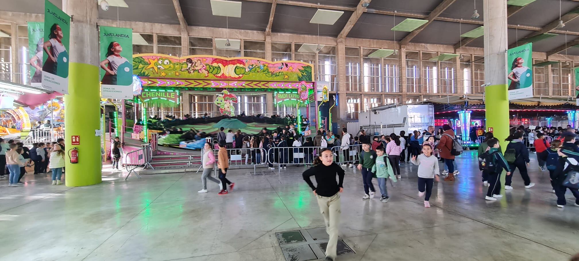 Los primeros escolares en visitar Juvelandia