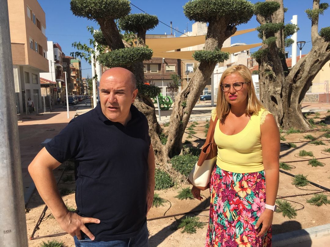 Poveda y Navarro visitando las obras de la plaza América