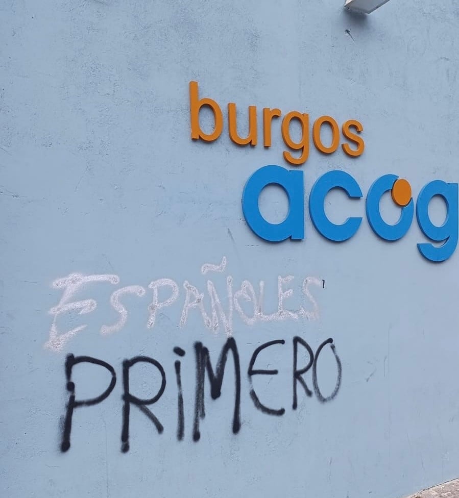 Pintada aparecida en Burgos Acoge