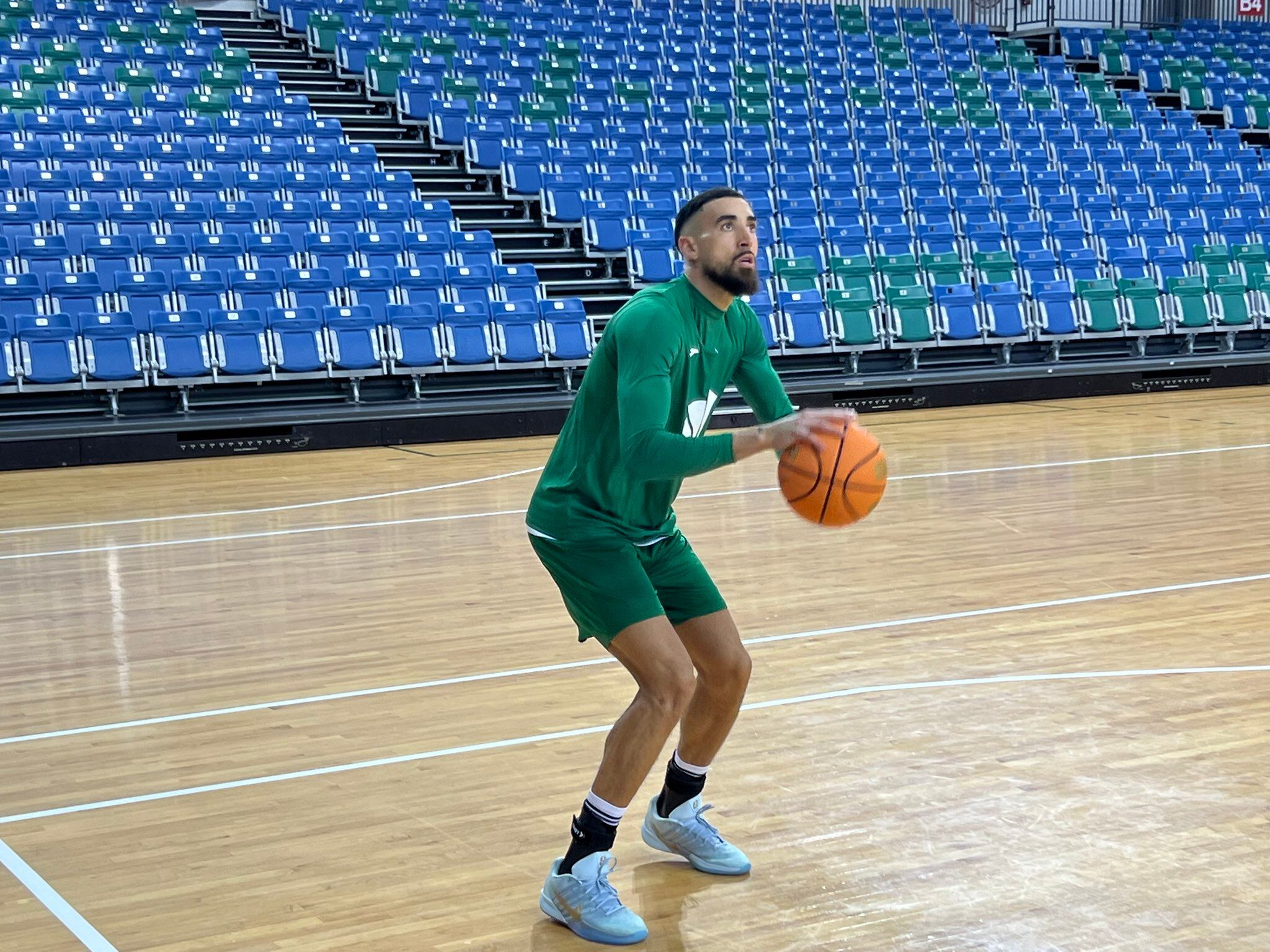 Chris Duarte en su entrenamiento con el Unicaja en Singapur
