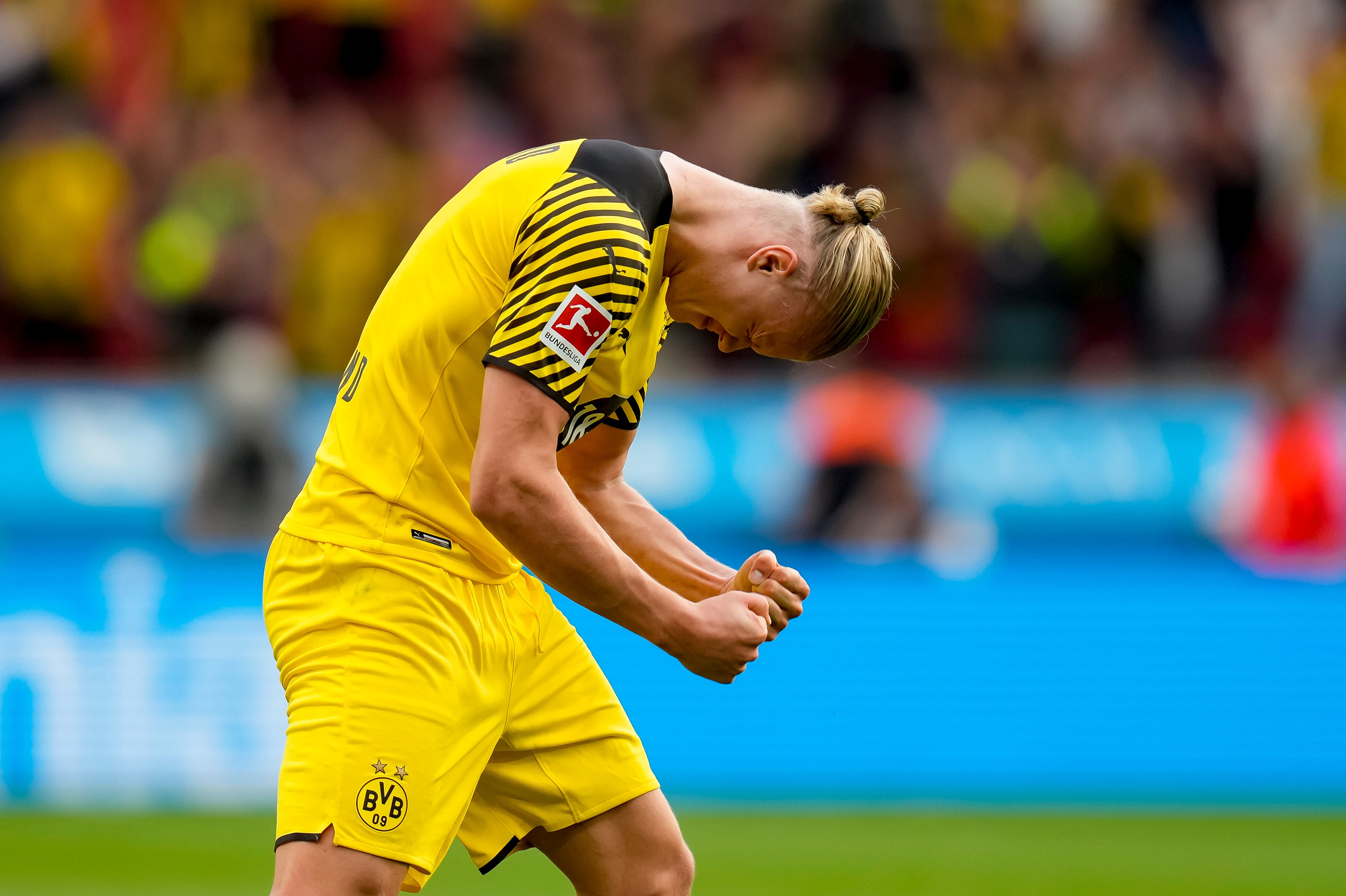 Erling Haaland celebra un gol con el Borussia Dortmund