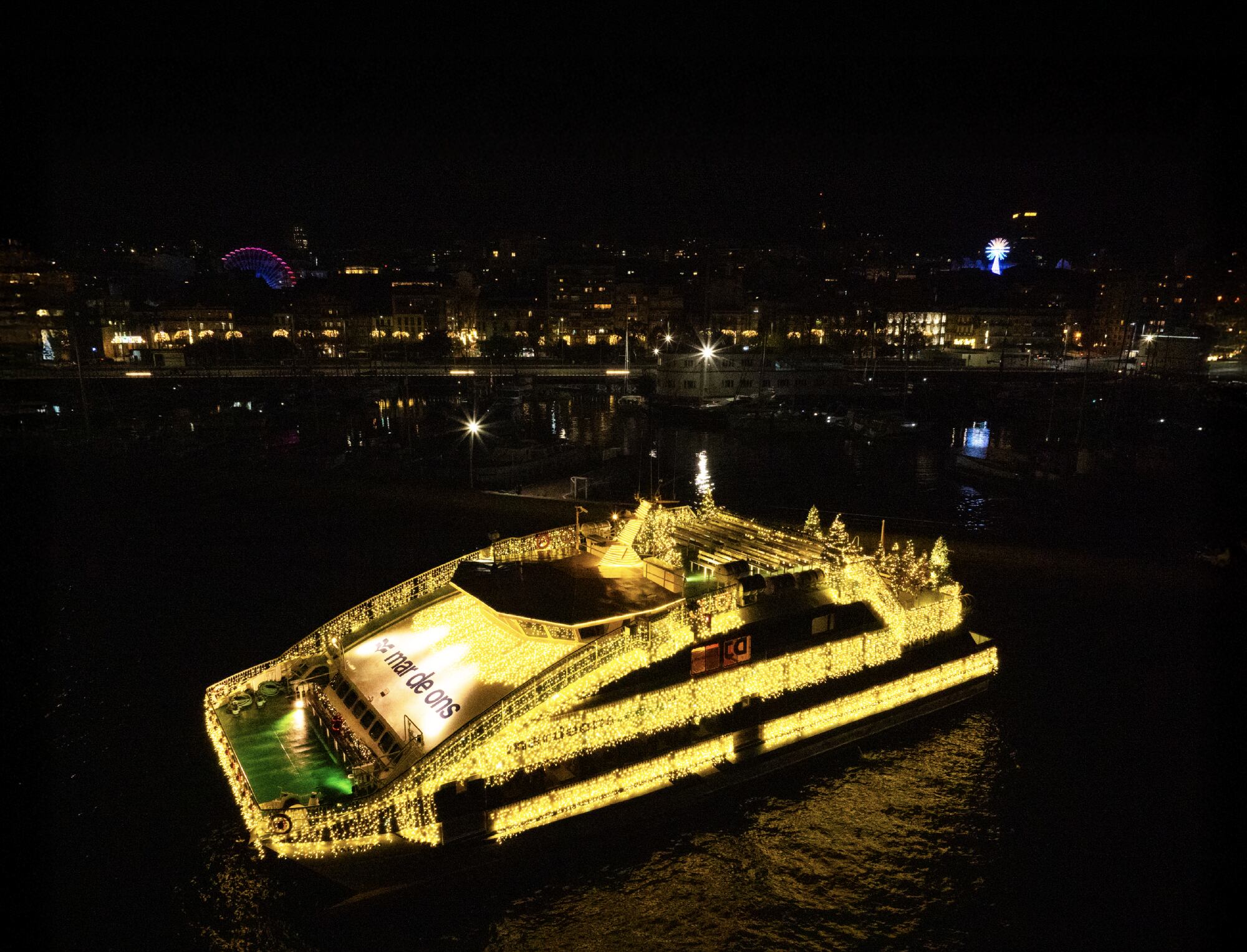 "Barco do Nadal" de Mar de Ons