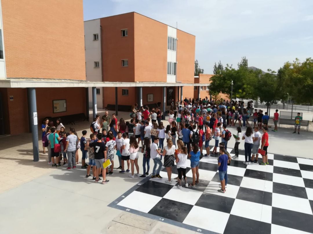 Momento de la incorporación de las alumnas y alumnos de primero de ESO