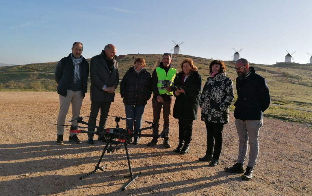 Inauguración del curso de piloto de drones en los Molinos de Viento de Alcázar