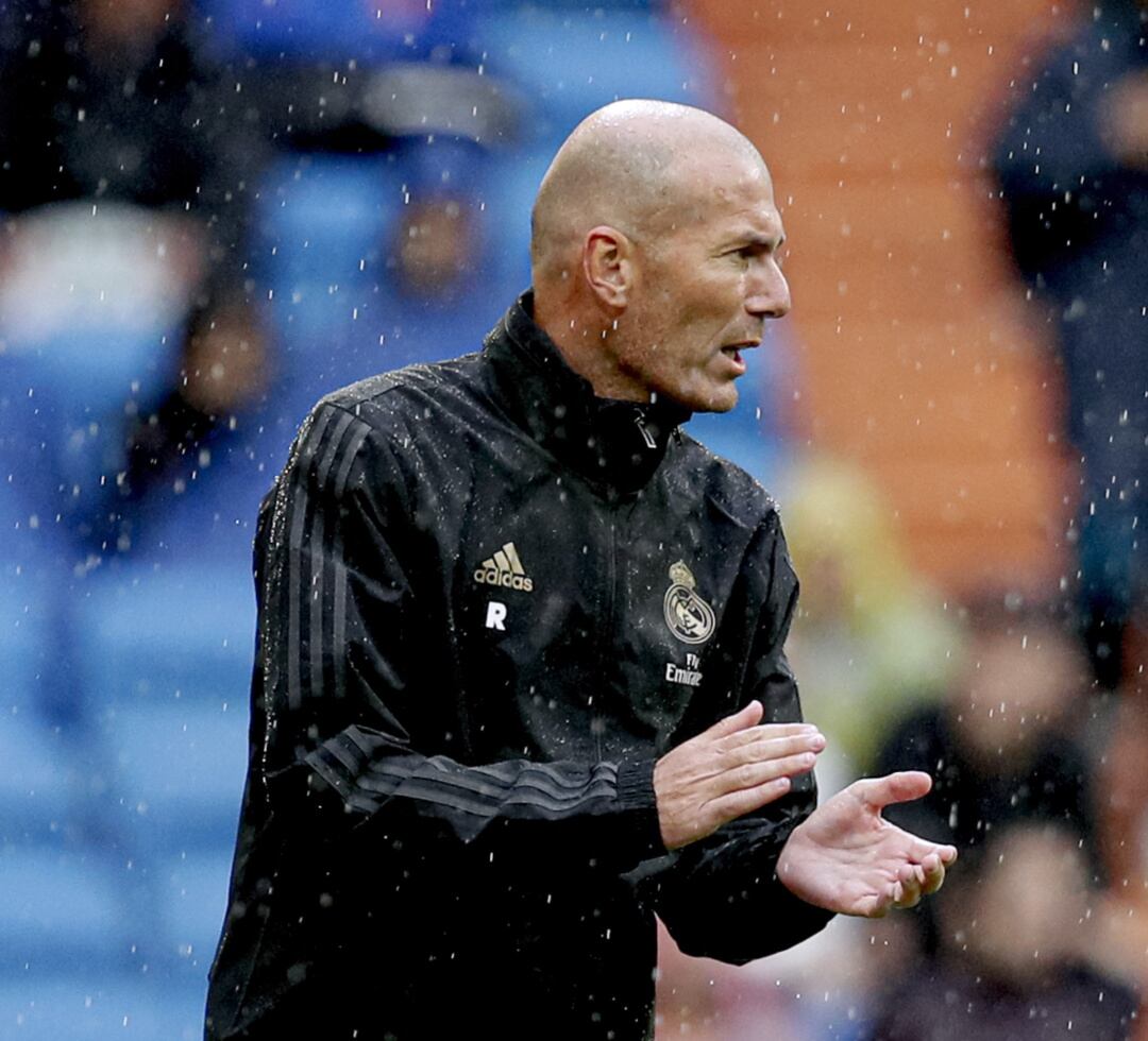 Zinedine Zidane durante el partido frente al Levante