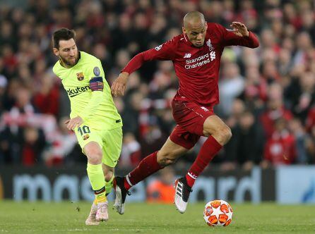 Fabinho, del Liverpool y Messi, del Barça, durante un partido de semifinales de la Champions el 7 de mayo de 2019.