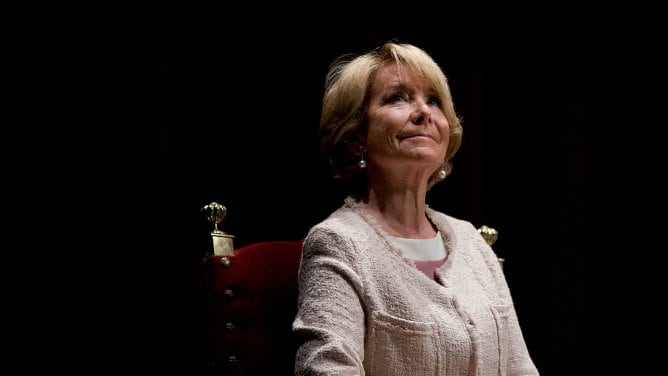 Esperanza Aguirre en un acto en el Teatro Lope de Vega de Sevilla (Imagen de archivo)