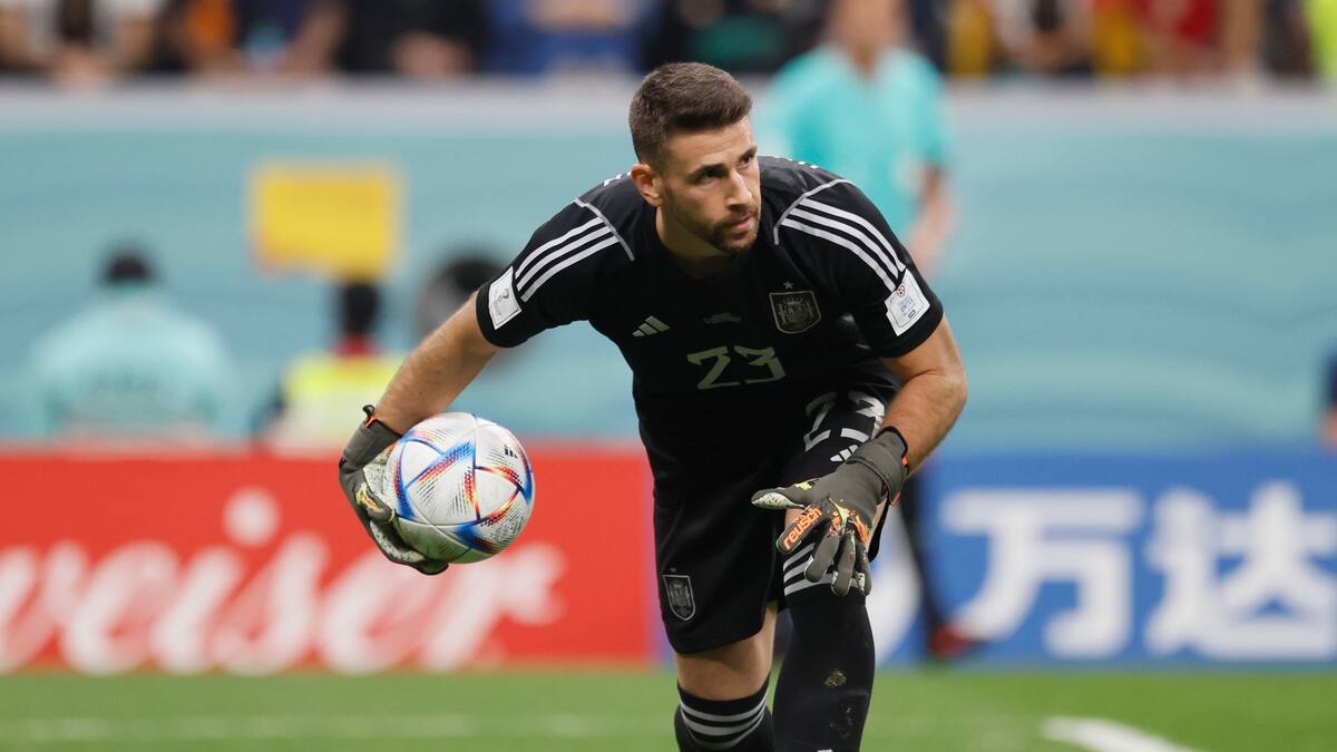 Guruzeta defiende a Unai Simón: "El portero tiene que parar, no jugar con los pies"