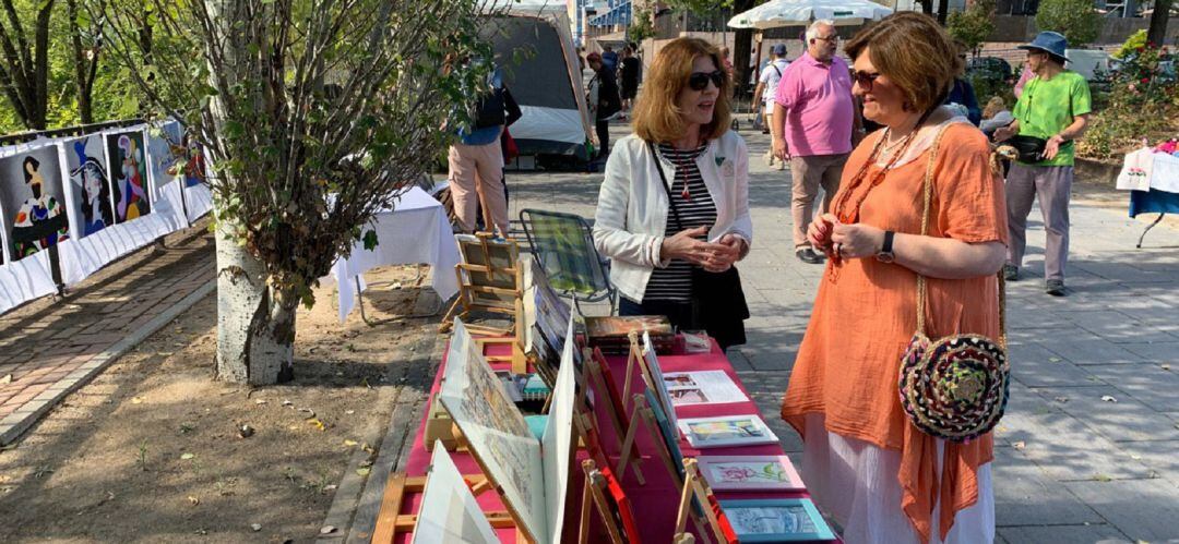 Cada segundo domingo de mes se celebra el Paseo del Arte y la Artesanía de Alcobendas