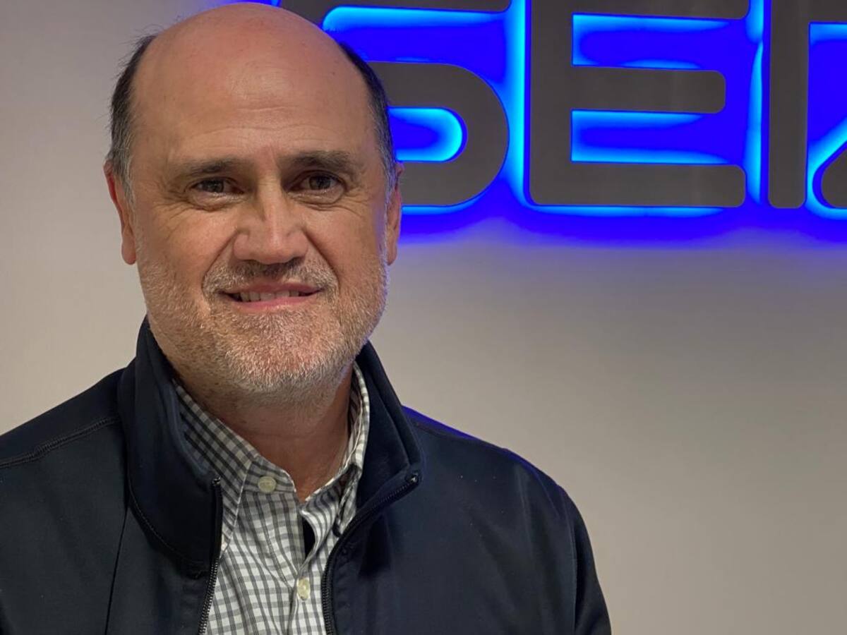 El director deportivo del Castellón, Fernando Gómez Colomer, ha visitado SER Deportivos Castellón