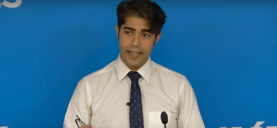 El concejal Manuel Palomares en su comparecencia ante los medios.