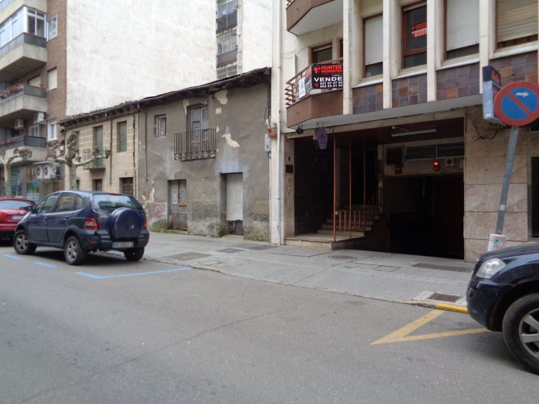 La calle San Gregorio invertirá el sentido del tráfico